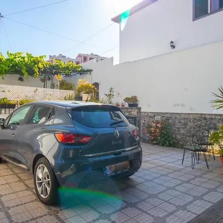 Maravilhas House , In Madeira Island פונשל